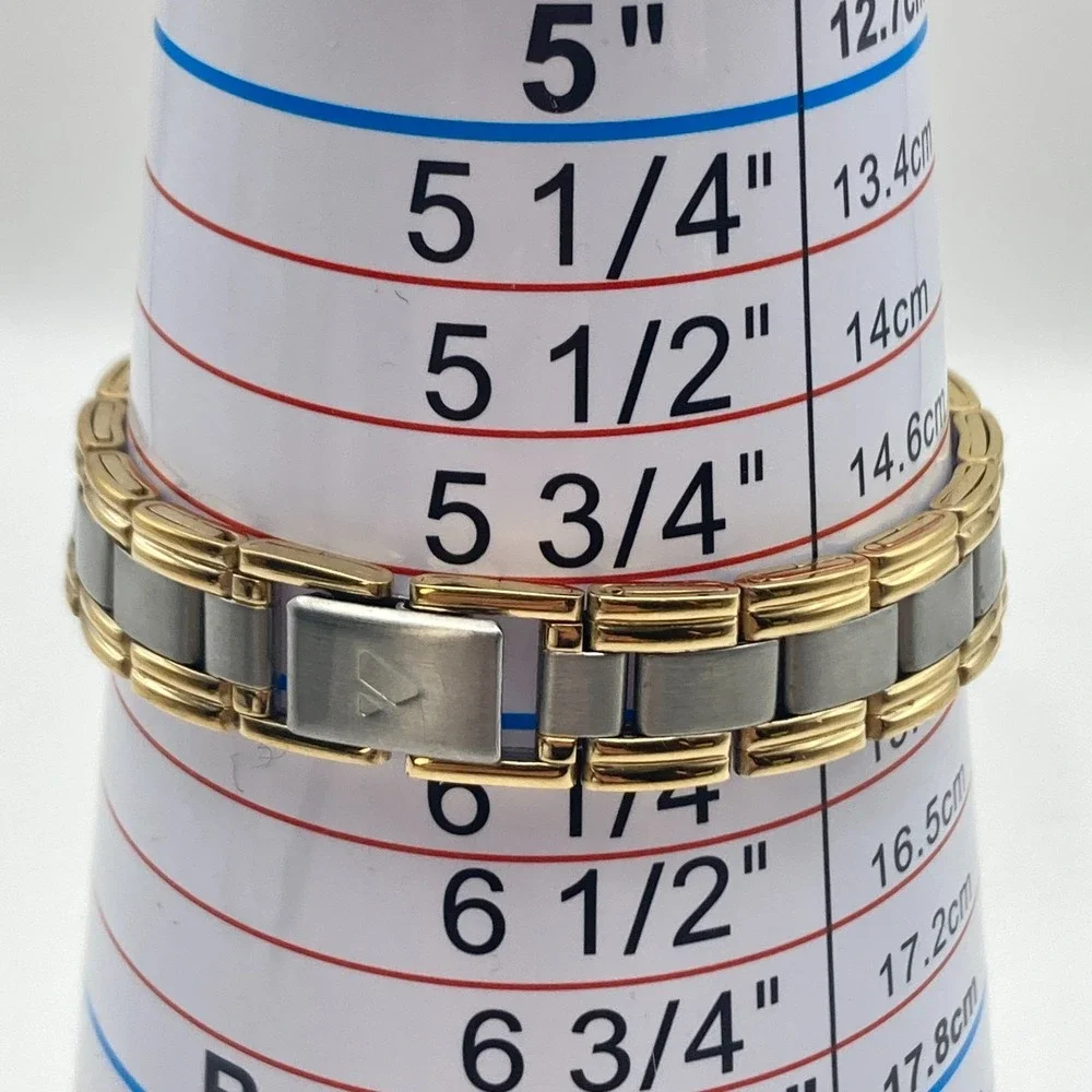 Vintage Liz Claiborne Womens Watch Indiglo Silver Gold Tone New Battery SMALL 6